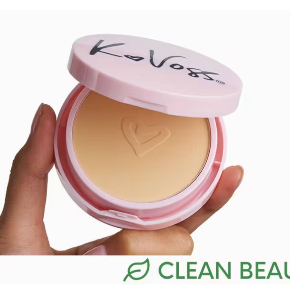 K Voss Face Powder